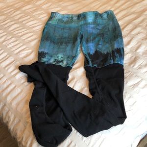 Alo goddess yoga pants